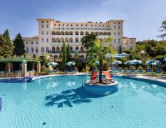 Hotel Kvarner Palace Hotel Kvarner Palace mit großem Pool direkt am Meer