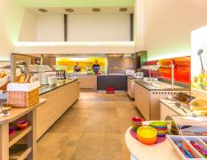 Frühstücksbuffet im Thermenhotel ALL IN RED