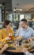 Gäste beim Mittagessen im JUFA Hotel Bad Radkersburg